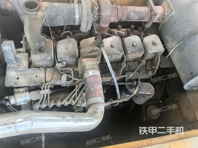 气门室盖螺丝特写(上车部件) 气门室盖螺丝特写(上车部件)