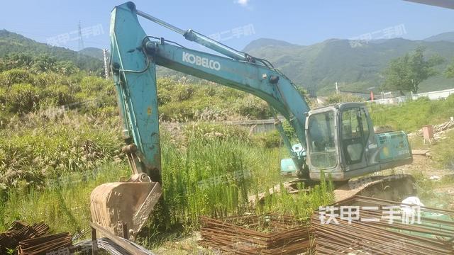 神鋼SK210LC-8挖掘機(jī)