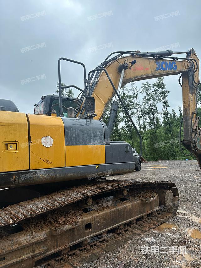 驾驶室顶部（整机外观）