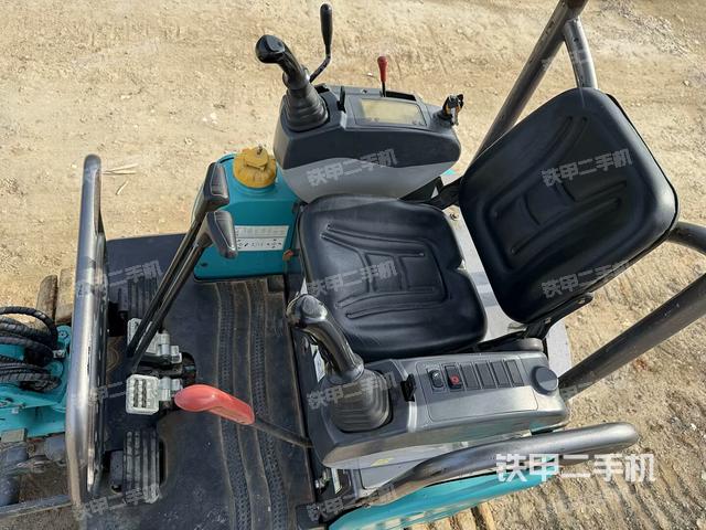 驾驶室整体（整机外观）