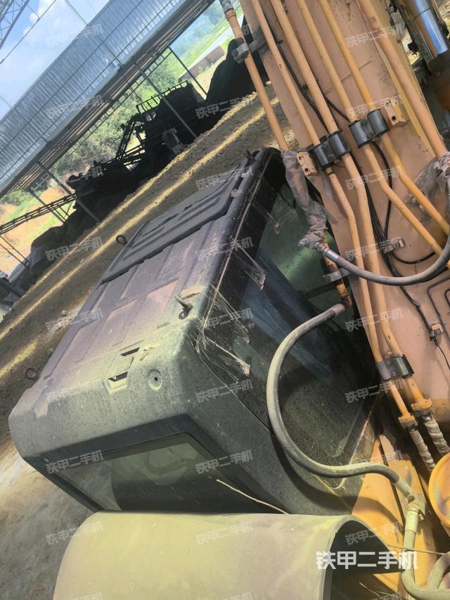 驾驶室顶部俯视(上车部件) 驾驶室顶部俯视(上车部件)