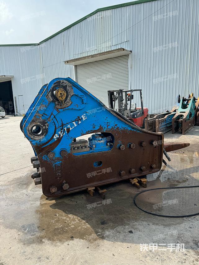 整机左侧(设备外观及核心部件) 整机左侧(设备外观及核心部件)