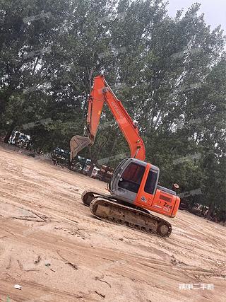 日立ZX120挖掘机实拍图片