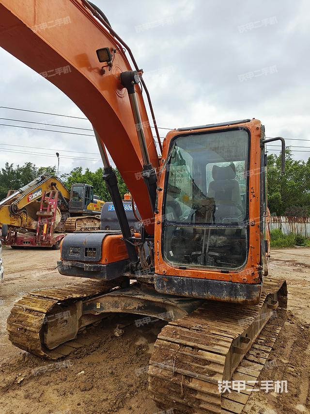 驾驶室整体（整机外观）