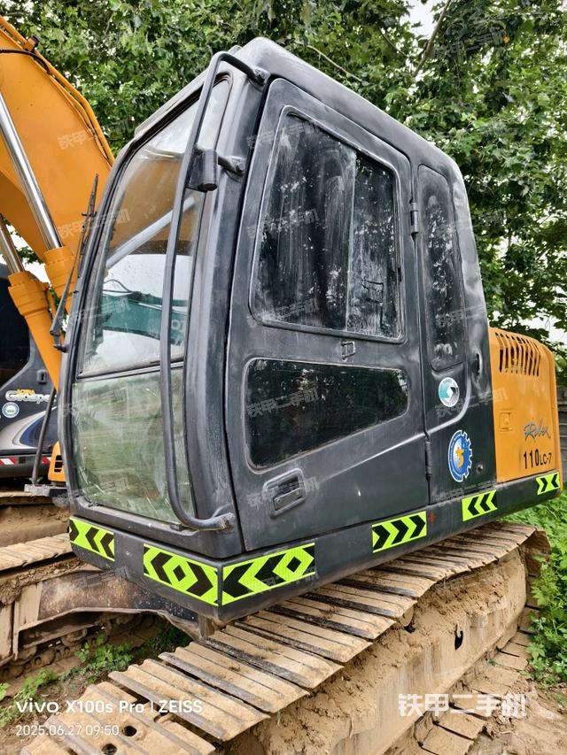 驾驶室整体(整机外观) 驾驶室整体(整机外观)