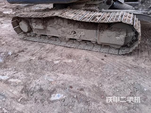 右侧履带整体 (行走机构) 右侧履带整体 (行走机构)