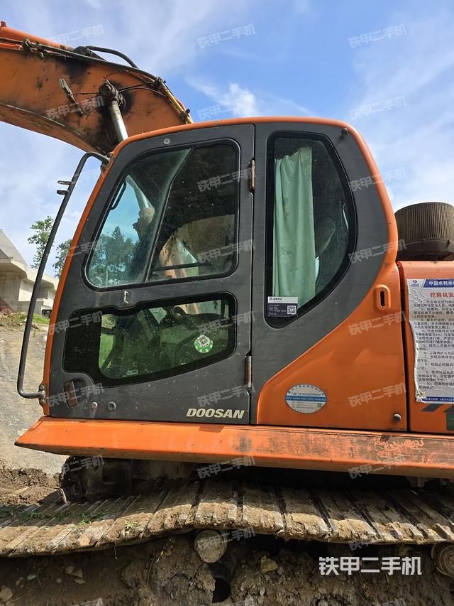 驾驶室整体（整机外观）