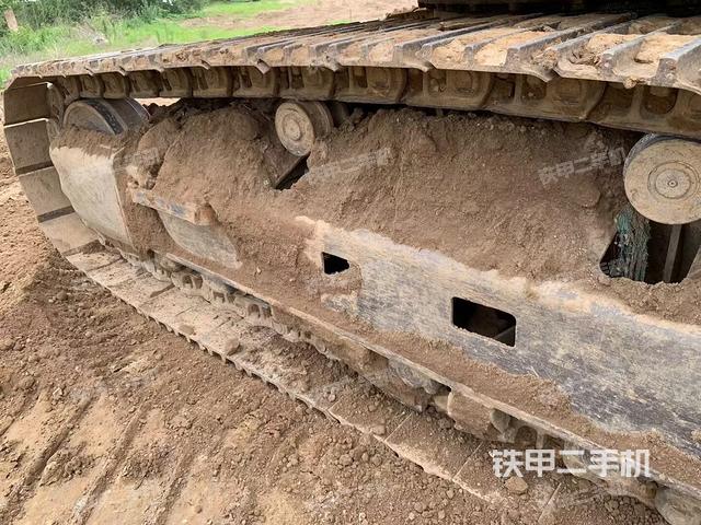 单侧履带整体(整机外观) 单侧履带整体(整机外观)