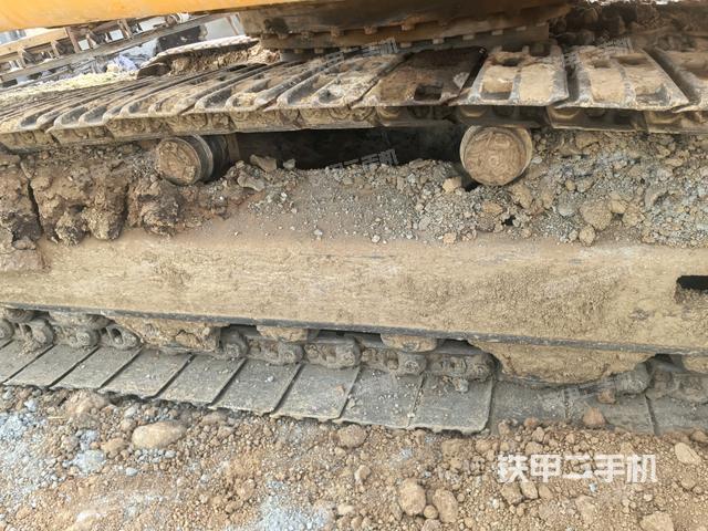 右侧履带整体(行走机构) 右侧履带整体(行走机构)