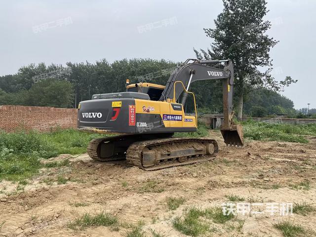 整机右后45°(整机外观) 整机右后45°(整机外观)