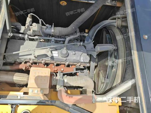 发动机整体俯视(整机外观) 发动机整体俯视(整机外观)