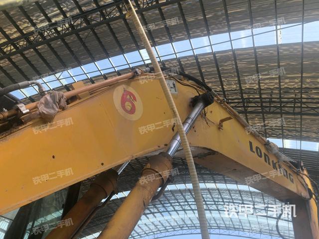 大臂整体 右侧(工作和回转装置) 大臂整体 右侧(工作和回转装置)