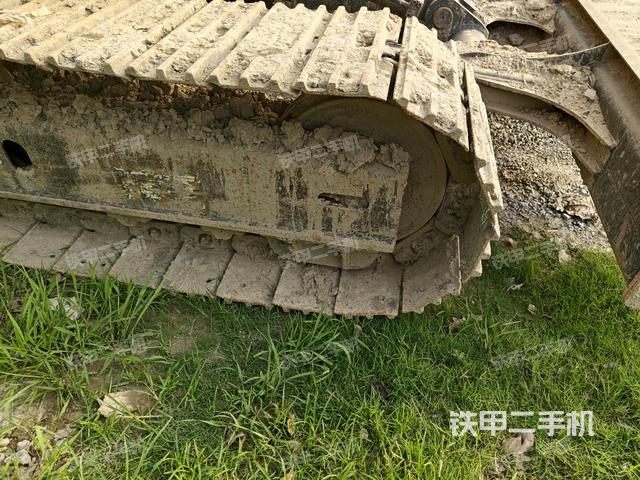 右側(cè)履帶整體?（行走機(jī)構(gòu)）