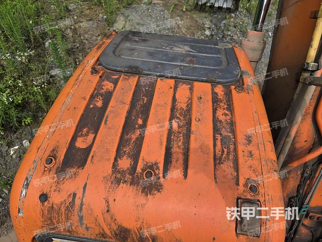 驾驶室顶部（整机外观）