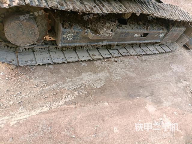 右側(cè)履帶整體?（行走機構(gòu)）