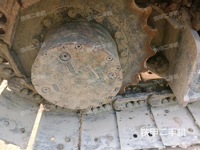 右驅(qū)動輪（行走機構(gòu)）