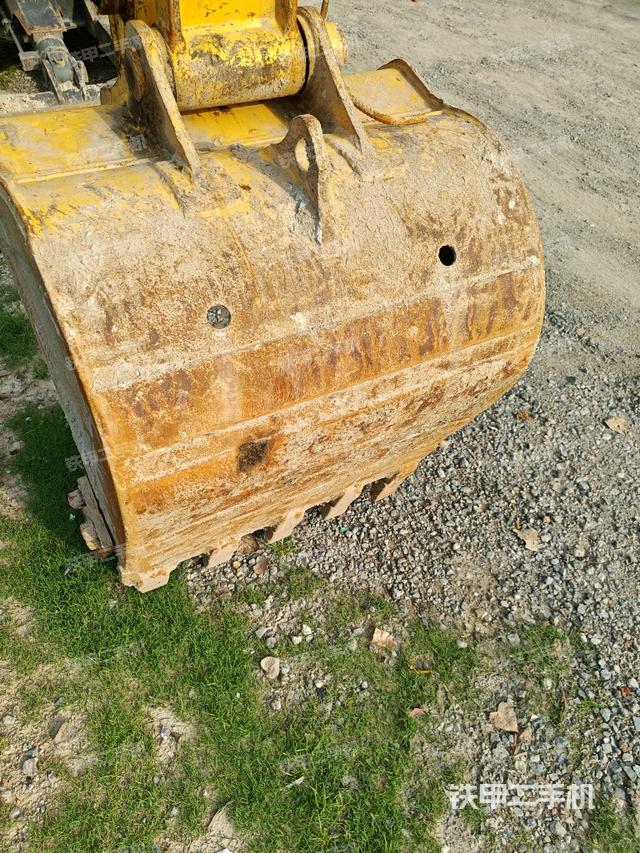 鏟斗右后整體（工作和回轉(zhuǎn)裝置）