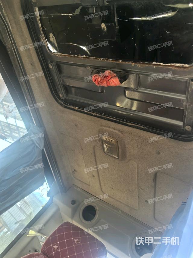 顶棚整体(驾驶室部分) 顶棚整体(驾驶室部分)