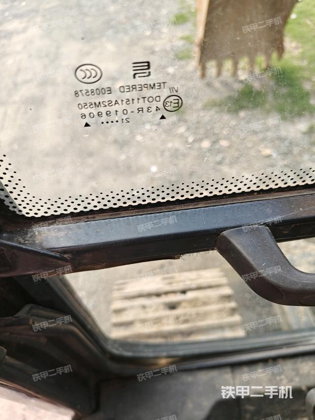 后窗玻璃角標(biāo)（駕駛室部分）