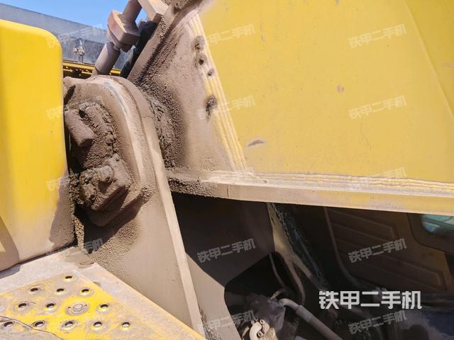 大臂根部 斜视(工作和回转装置) 大臂根部 斜视(工作和回转装置)
