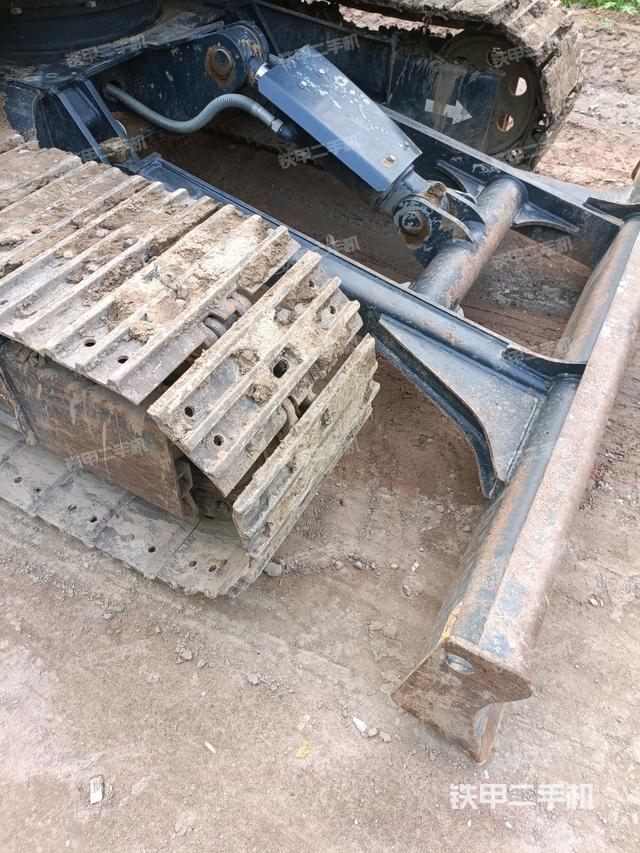 轉(zhuǎn)盤和下車架正前（工作和回轉(zhuǎn)裝置）