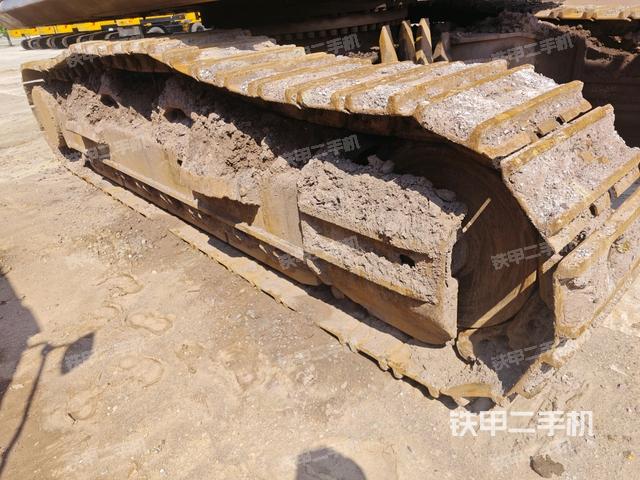 左侧履带整体 (行走机构) 左侧履带整体 (行走机构)