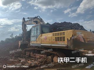 雷沃重工FR330E挖掘机实拍图片