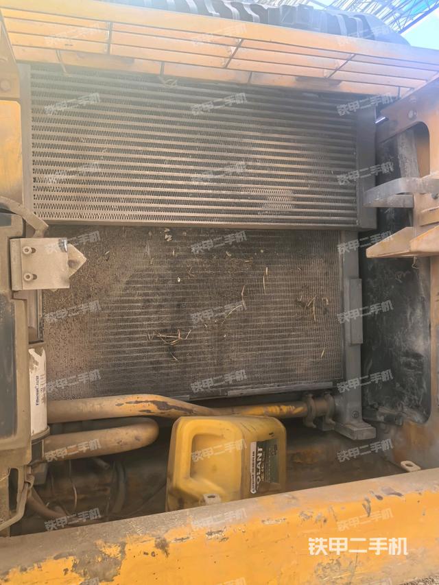 散热器正面(大件舱室) 散热器正面(大件舱室)