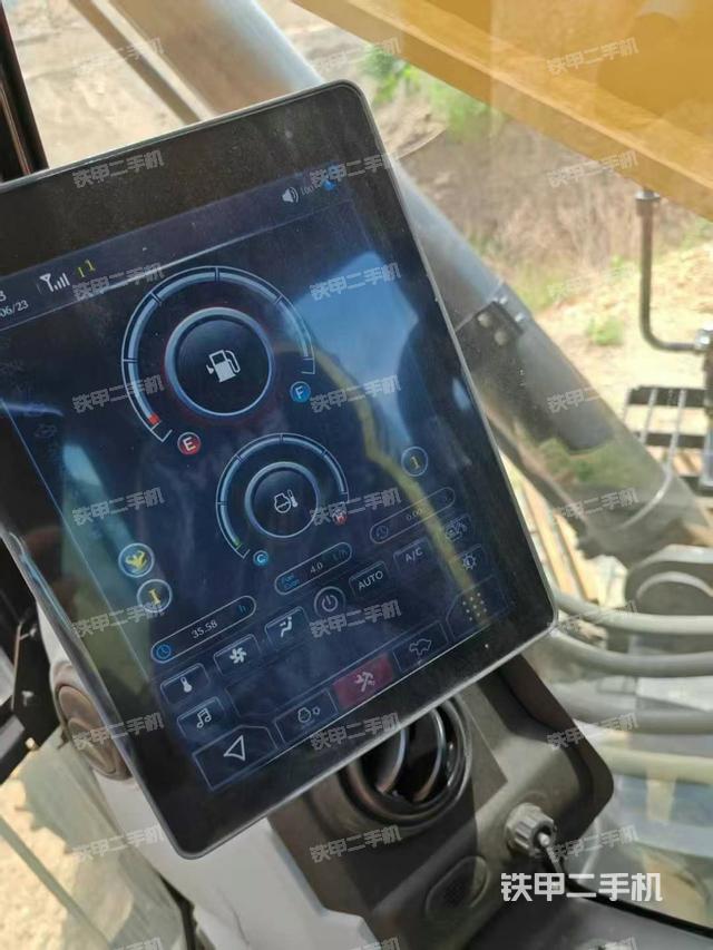 驾驶室整体(整机外观) 驾驶室整体(整机外观)