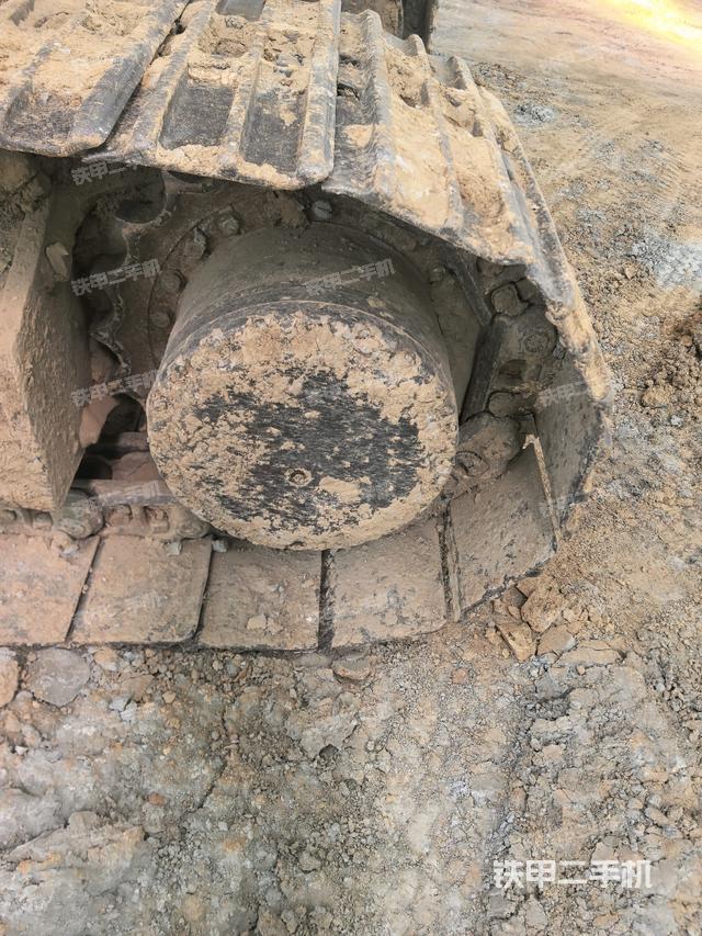 右导向轮(行走机构) 右导向轮(行走机构)