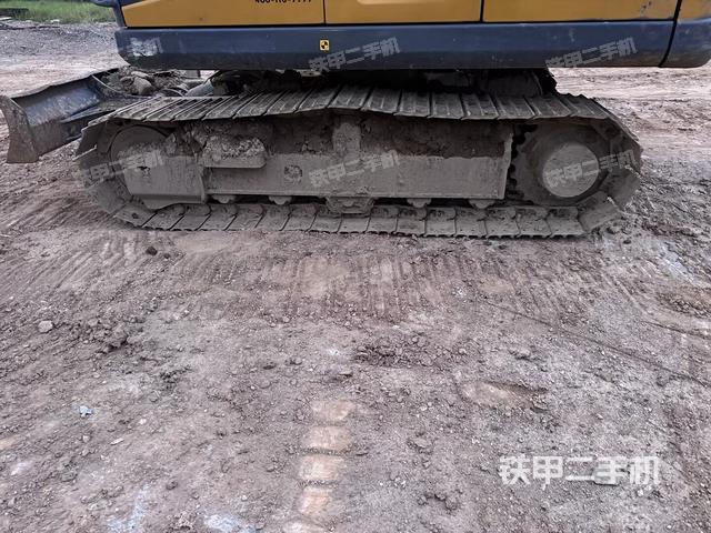 左侧履带整体 (行走机构) 左侧履带整体 (行走机构)