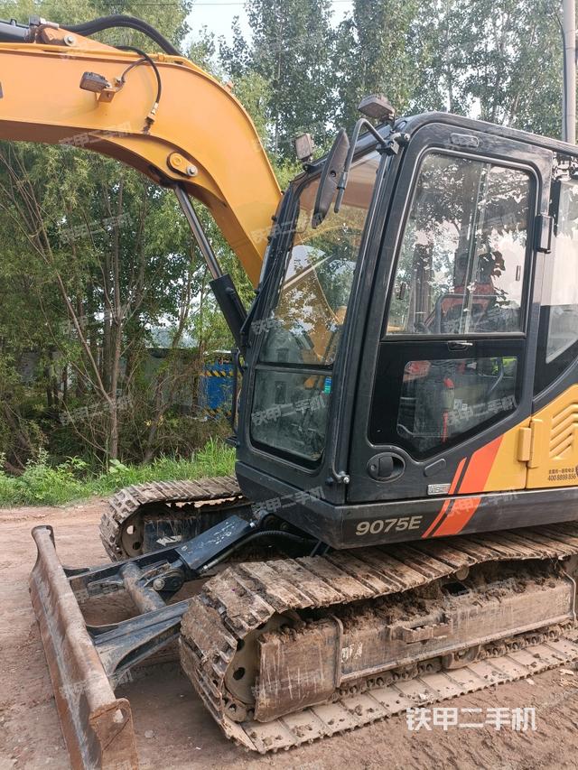 大臂根部?斜（工作和回轉(zhuǎn)裝置）