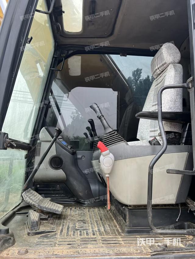 驾驶室整体（整机外观）