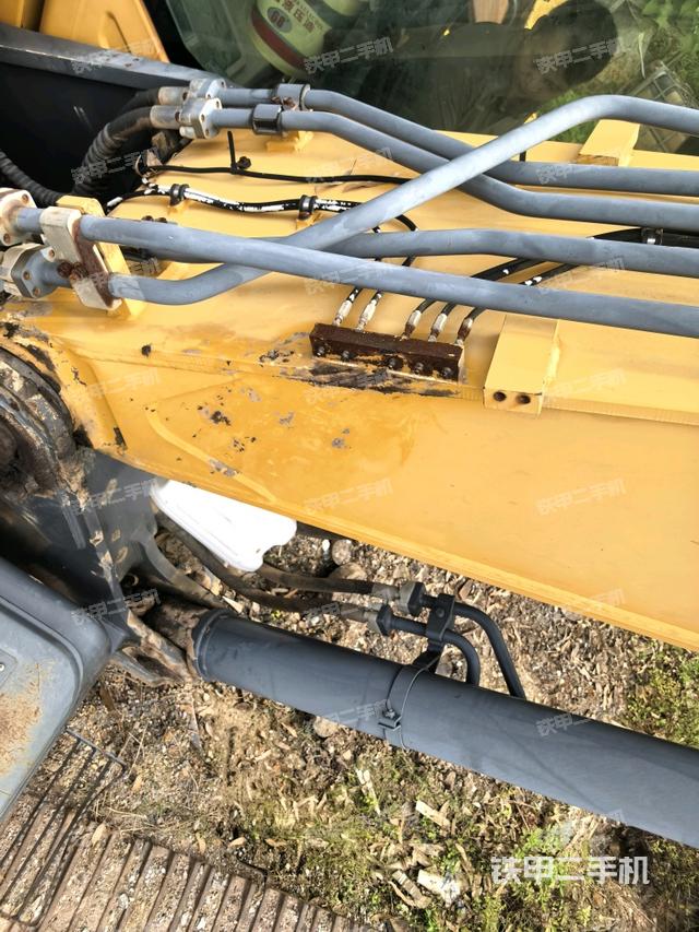 大臂背部俯视(工作和回转装置) 大臂背部俯视(工作和回转装置)