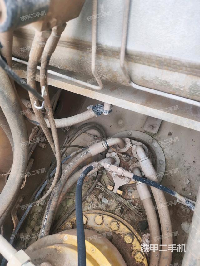 气门室盖螺丝特写(上车部件) 气门室盖螺丝特写(上车部件)