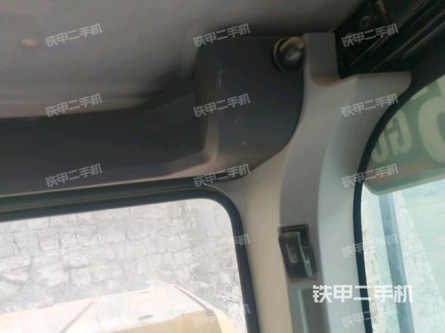 驾驶室左前45度(驾驶室部分) 驾驶室左前45度(驾驶室部分)