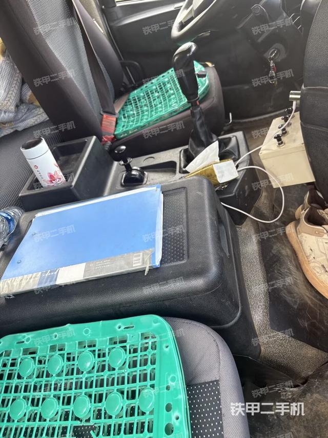 驾驶室内部（驾驶室/操作室）