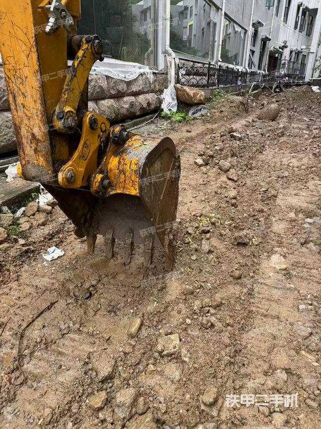 铲斗45度(工作和回转装置) 铲斗45度(工作和回转装置)