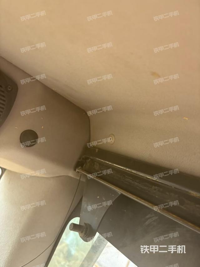 驾驶室正侧(驾驶室部分) 驾驶室正侧(驾驶室部分)