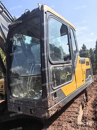 沃尔沃EC120D挖掘机实拍图片