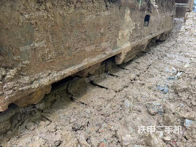 左侧履带整体 (行走机构) 左侧履带整体 (行走机构)