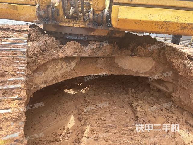 大臂根部 斜视(工作和回转装置) 大臂根部 斜视(工作和回转装置)