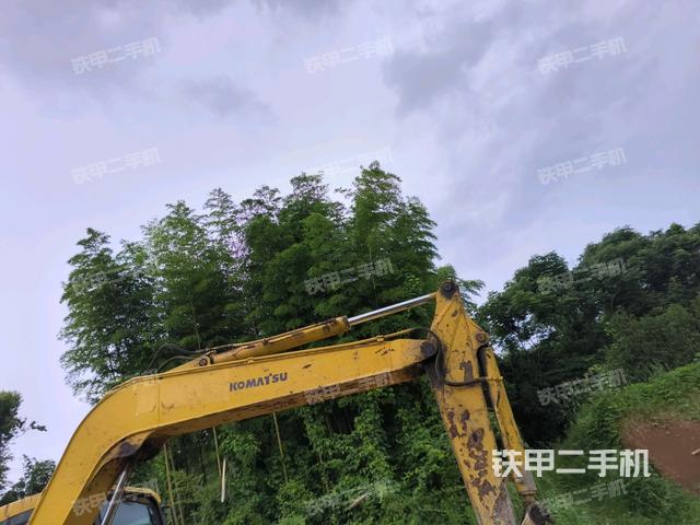 大臂整体 右侧(工作和回转装置) 大臂整体 右侧(工作和回转装置)