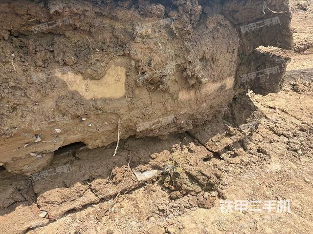 右侧履带整体(行走机构) 右侧履带整体(行走机构)