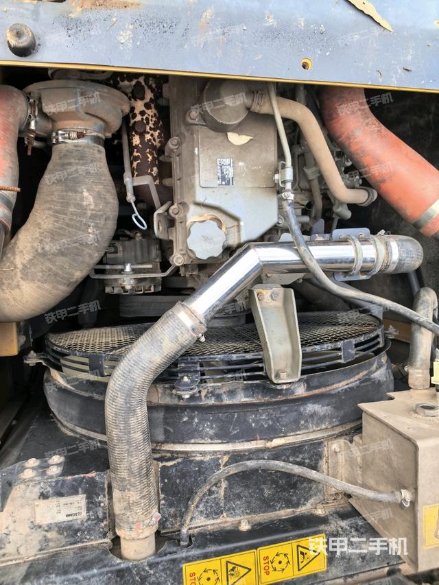 中央回转接头特写(上车部件) 中央回转接头特写(上车部件)