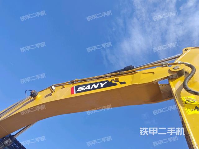 大臂整体 右侧(工作和回转装置) 大臂整体 右侧(工作和回转装置)