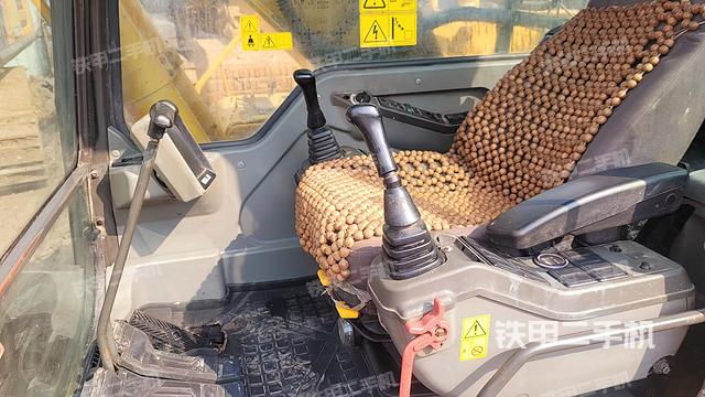 驾驶室整体（整机外观）