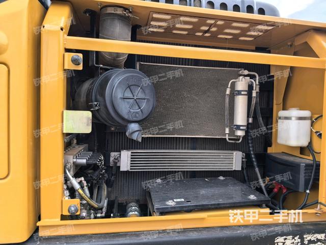 散热器正面(大件舱室) 散热器正面(大件舱室)