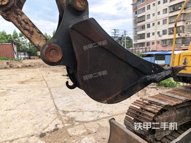 铲斗45度(工作和回转装置) 铲斗45度(工作和回转装置)