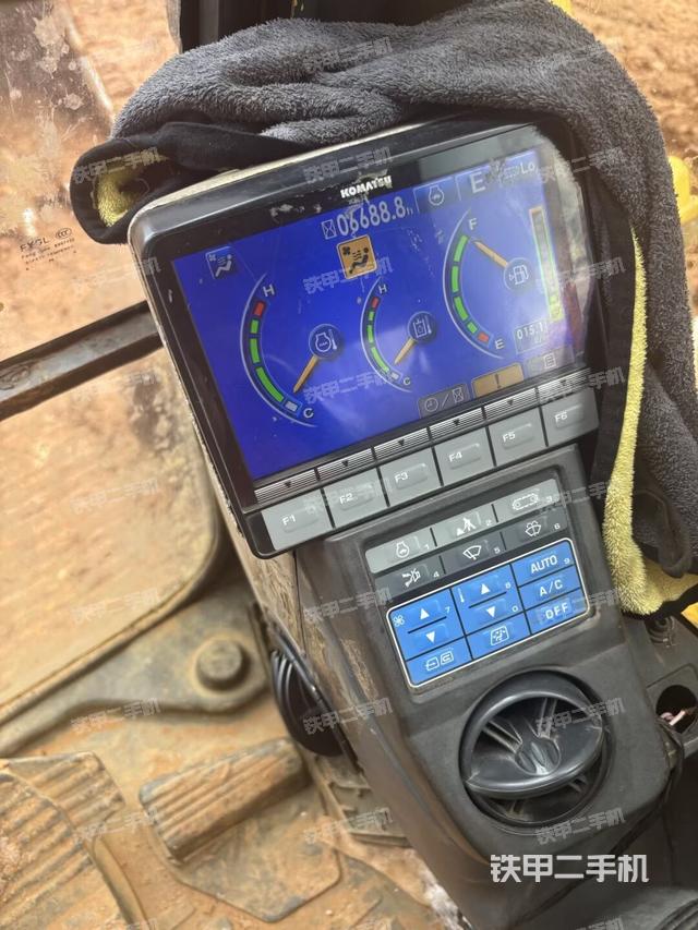 后窗玻璃角标(驾驶室部分) 后窗玻璃角标(驾驶室部分)